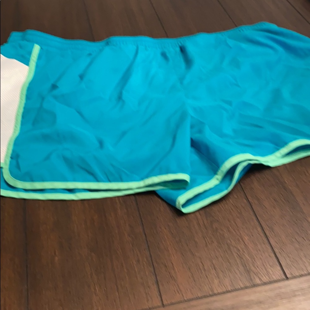 Old Navy Green and White Workout shorts!